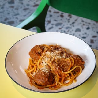 Tallarines and Meatballs